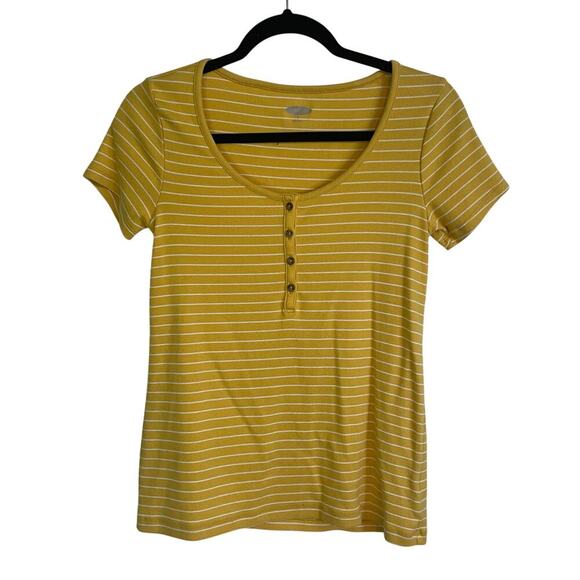 Old Navy Short Sleeve Scoop Neck Top Button Neckline Cotton Blend Size Small - Picture 1 of 4
